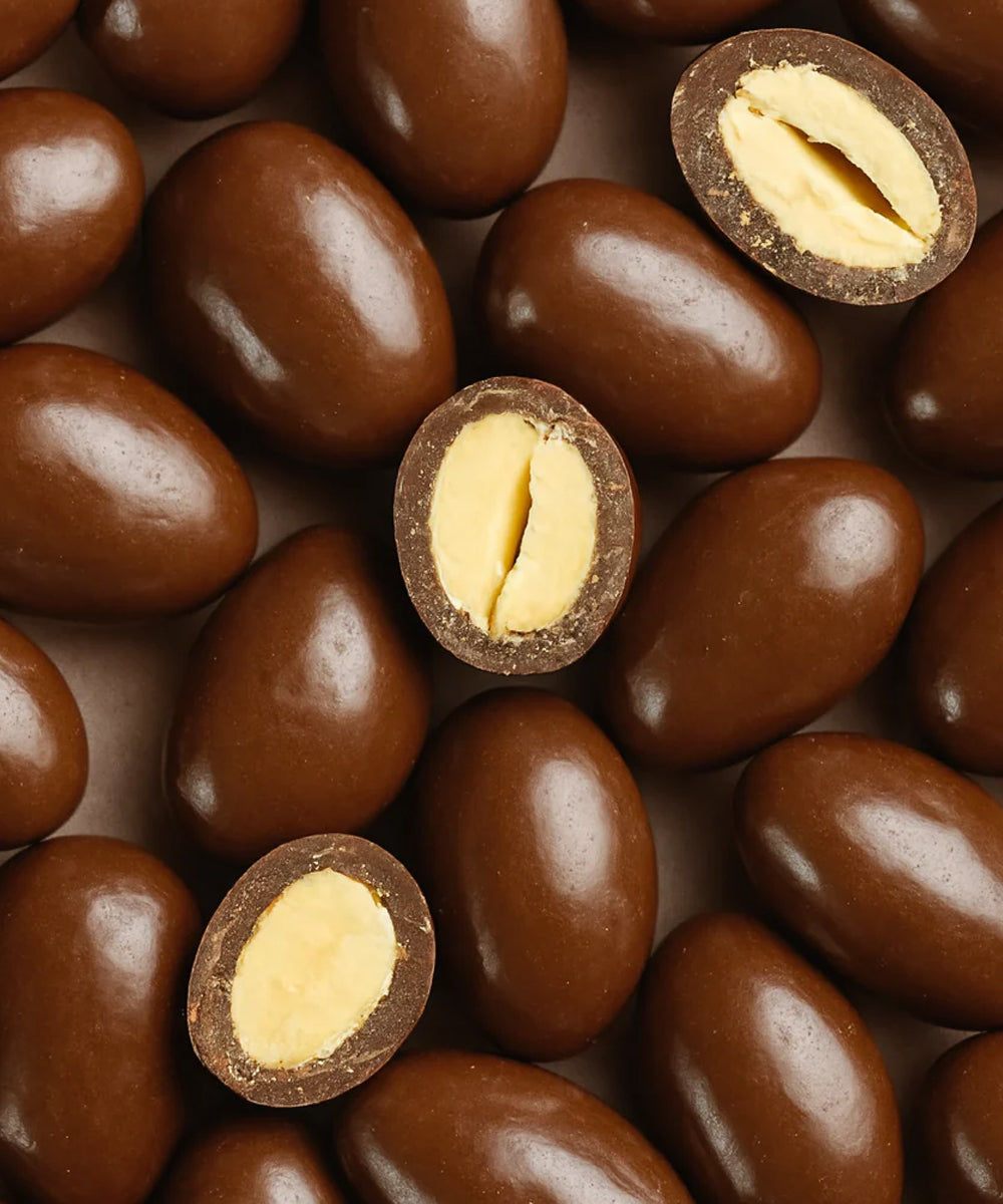 Almendras Bañadas en Chocolate de Leche 240 g.