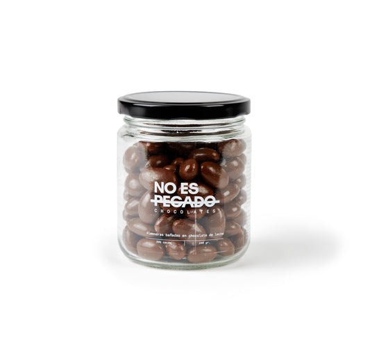 Almendras Bañadas en Chocolate de Leche 240 g.